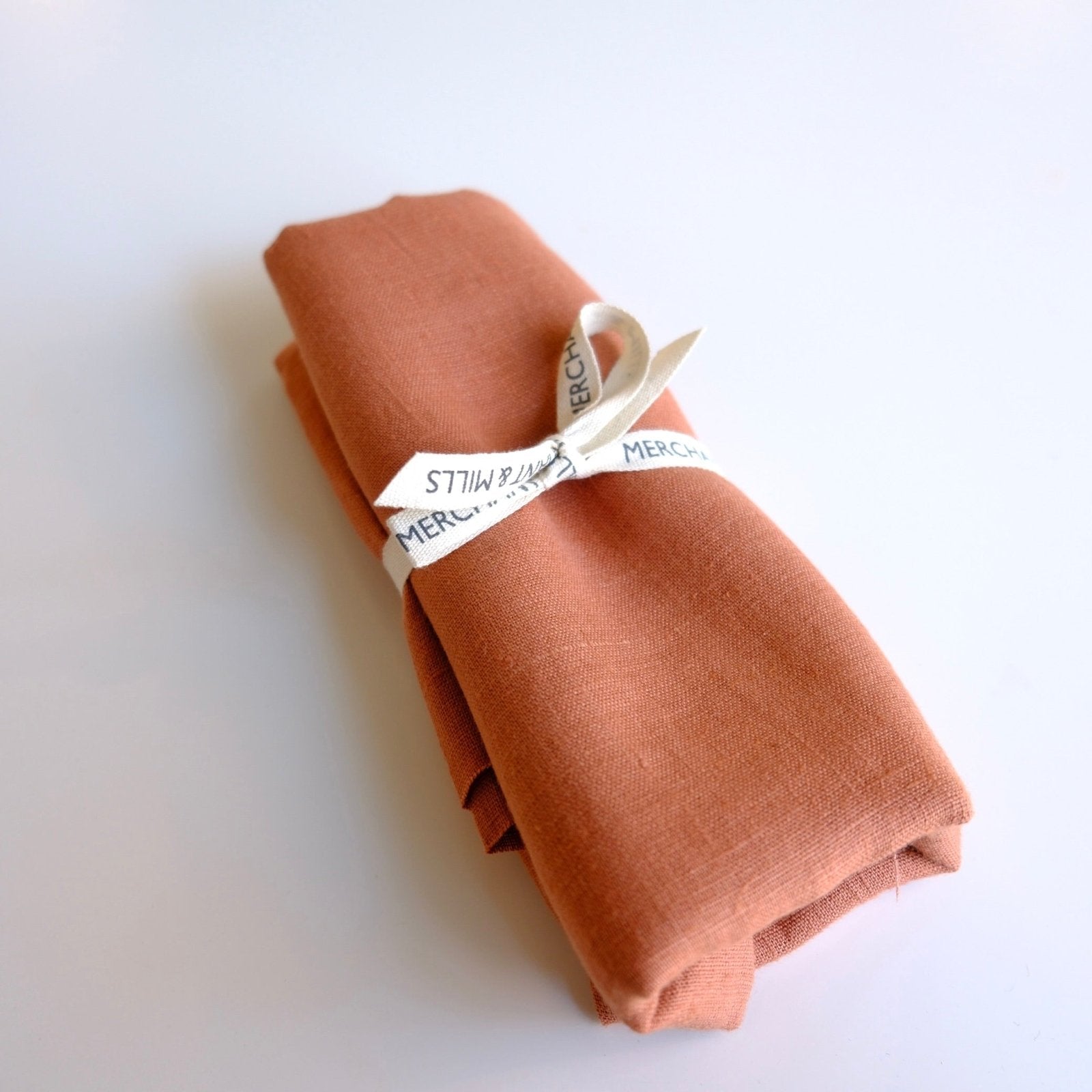MERCHANT & MILLS · 1/2 yd Taverna Pink 185 Linen · MERCHANT & MILLS | socius design in Rochester, MN