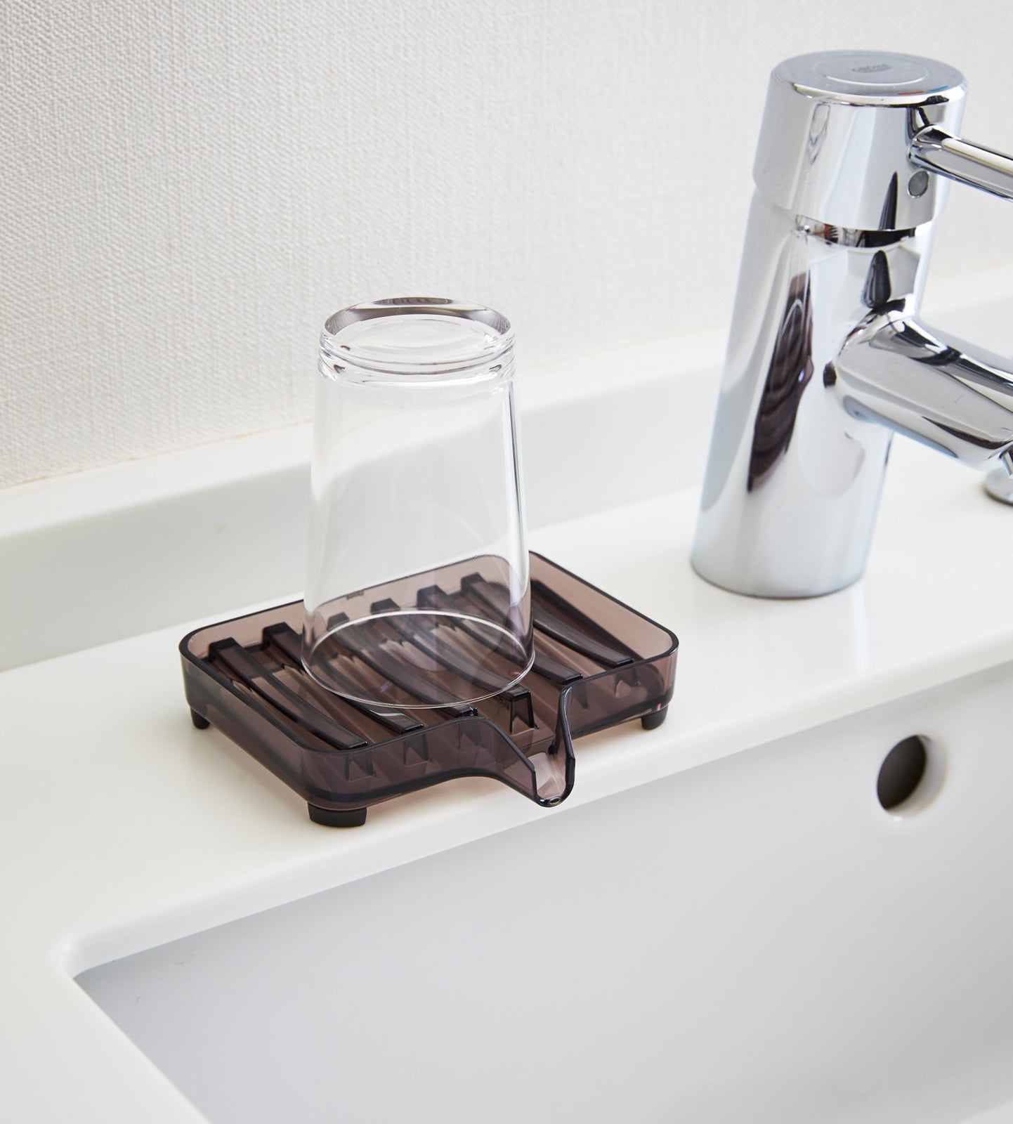 Yamazaki Home · Acrylic Self - Draining Soap Tray · Yamazaki Home | socius design in Rochester, MN