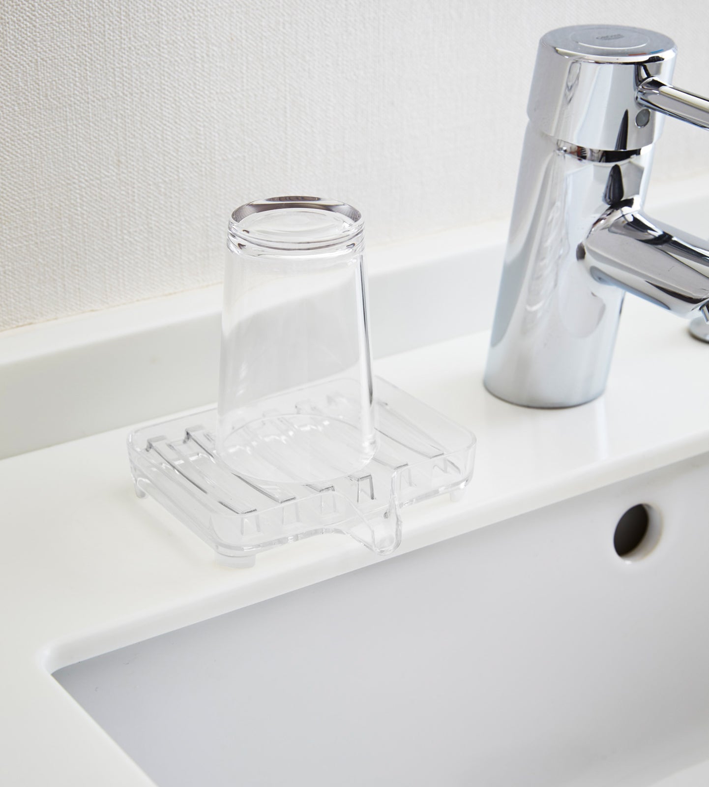 Yamazaki Home · Acrylic Self - Draining Soap Tray · Yamazaki Home | socius design in Rochester, MN