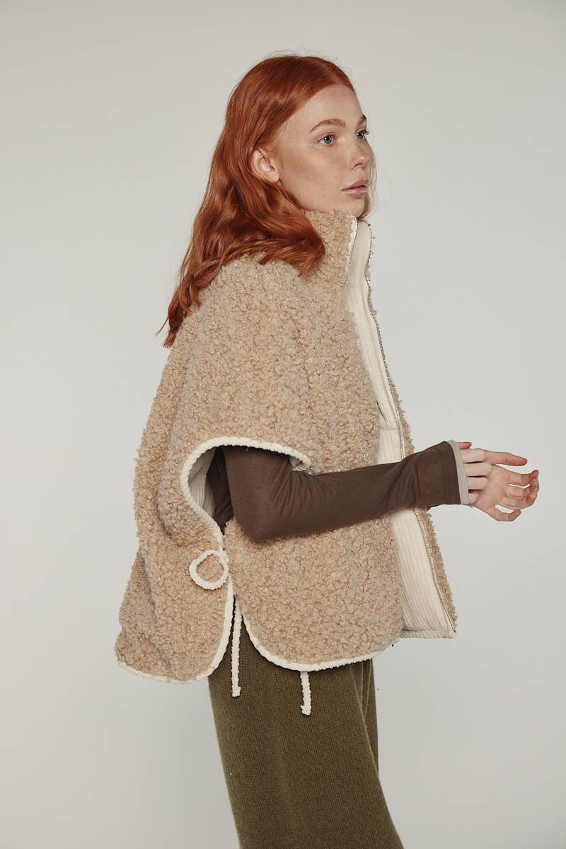 amente · Reversible High - Neck Vest | socius design in Rochester, MN