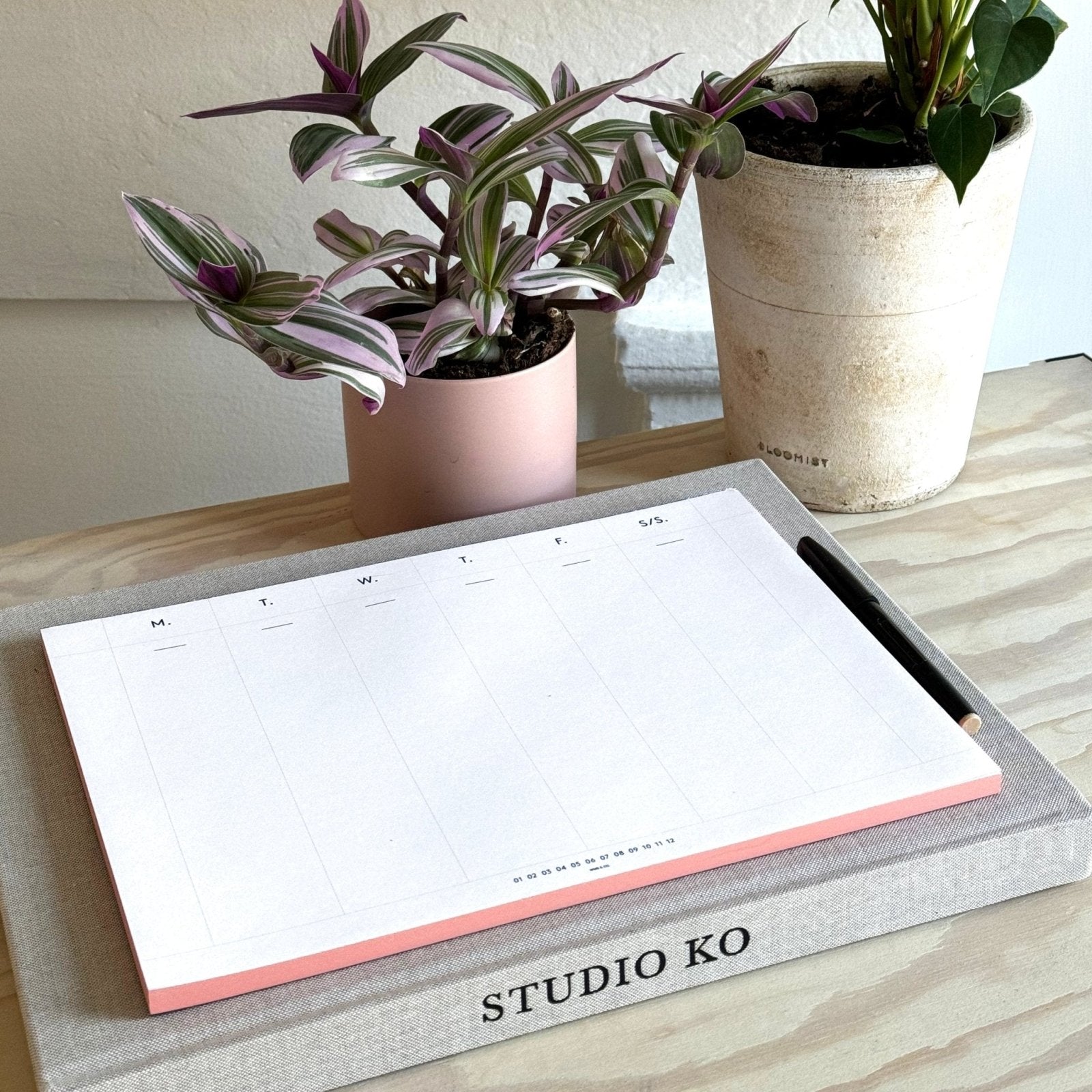 Weekly Desk Planner | socius design