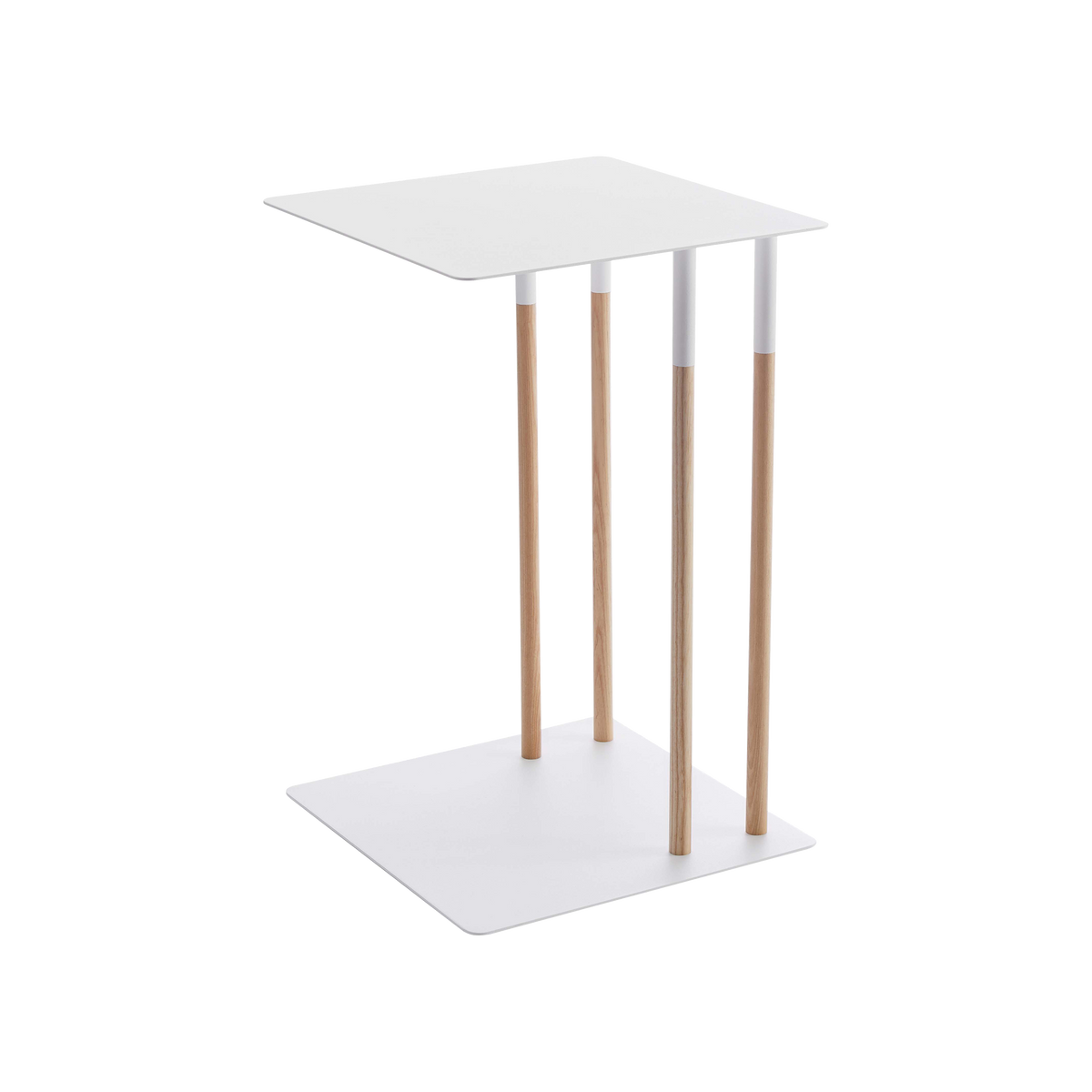 Mesa auxiliar en C (22" H) - Acero